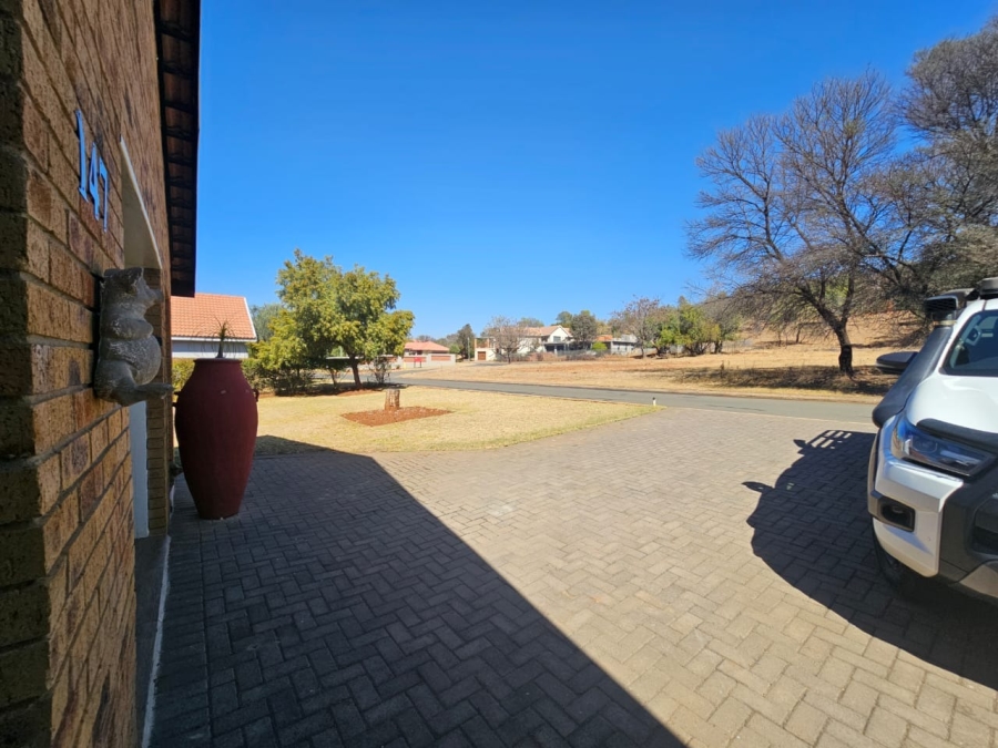 3 Bedroom Property for Sale in Buffelspoort Eco Estate North West